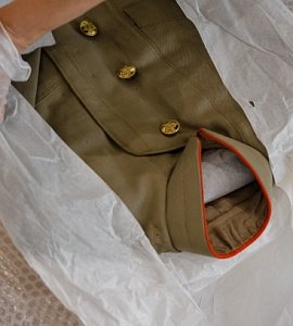 Дорожный саквояж Р.Я. Малиновского, лупа А.М. Василевского, английский патефон  К.А. Мерецкова