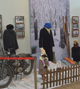 Выставка «Про Новый год» (0+)