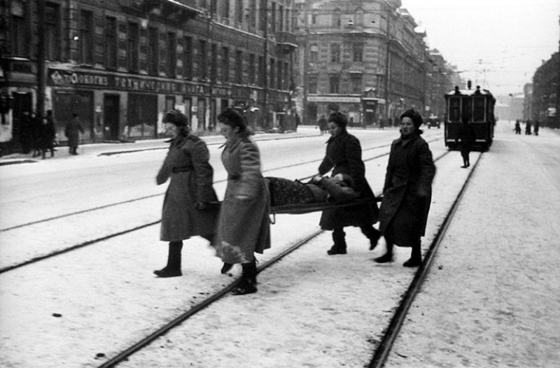 «Искра надежды». В областном краеведческом музее начинает работу фотовыставка, посвящённая  79 годовщине полного освобождения Ленинграда от фашистской блокады