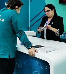 Сотрудники Амурского областного краеведческого музея Марина Боевец и Дарья Христич приняли участие в международной выставке - форуме «Россия»