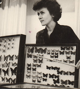 Поздравляем Елену Владимировну Сметанину с 35-летием работы в Амурском областном краеведческом музее!