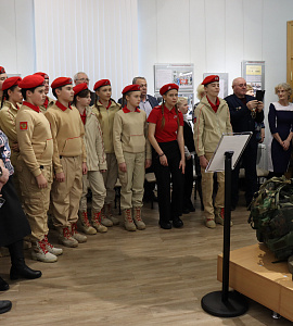 Сегодня, в День памяти о россиянах, исполнявших служебный долг за пределами Отечества, и в преддверии Дня защитника Отечества в Амурском областном музее открылась выставка «Время выбрало нас»