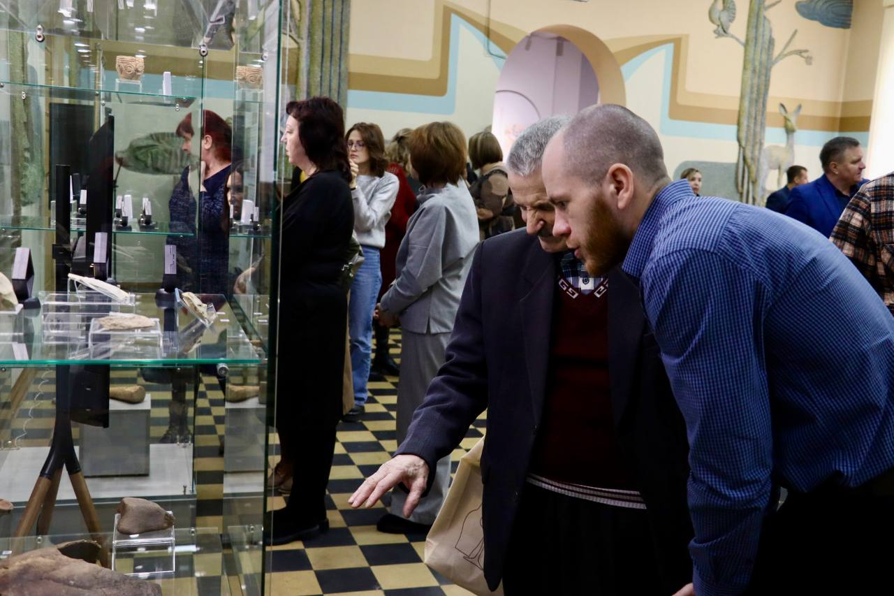 Центр по сохранению историко-культурного наследия амурской области подвел итоги полевого сезона 2024 года. В Амурском областном музее открылась новая выставка