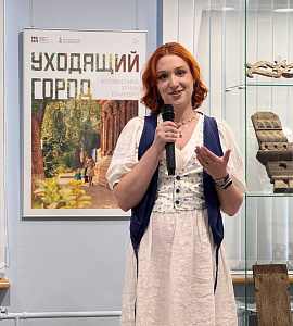 Сегодня в Амурском областном краеведческом музее открылась персональная фотовыставка Ирины Бекаревич «Уходящий город»