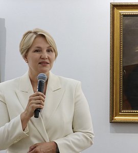 26 августа в Амурском областном краеведческом музее состоялось открытие камерной выставки «Русское искусство. Из собрания Приморской государственной картинной галереи»